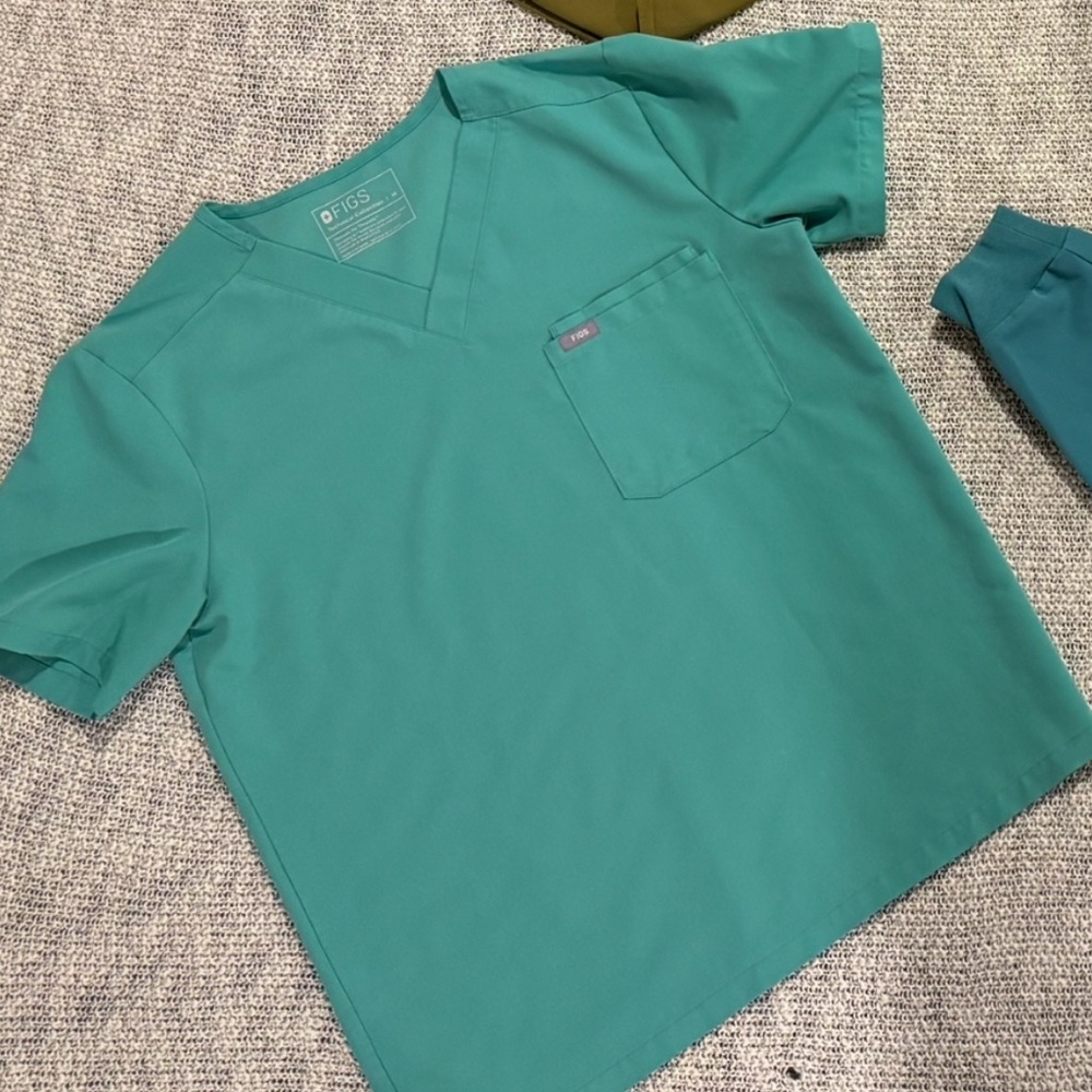 Fig brand scrub top